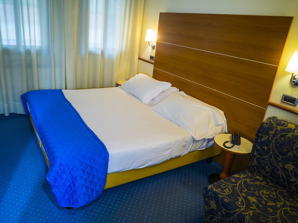 Hotel Corticella Болонья Екстер'єр фото