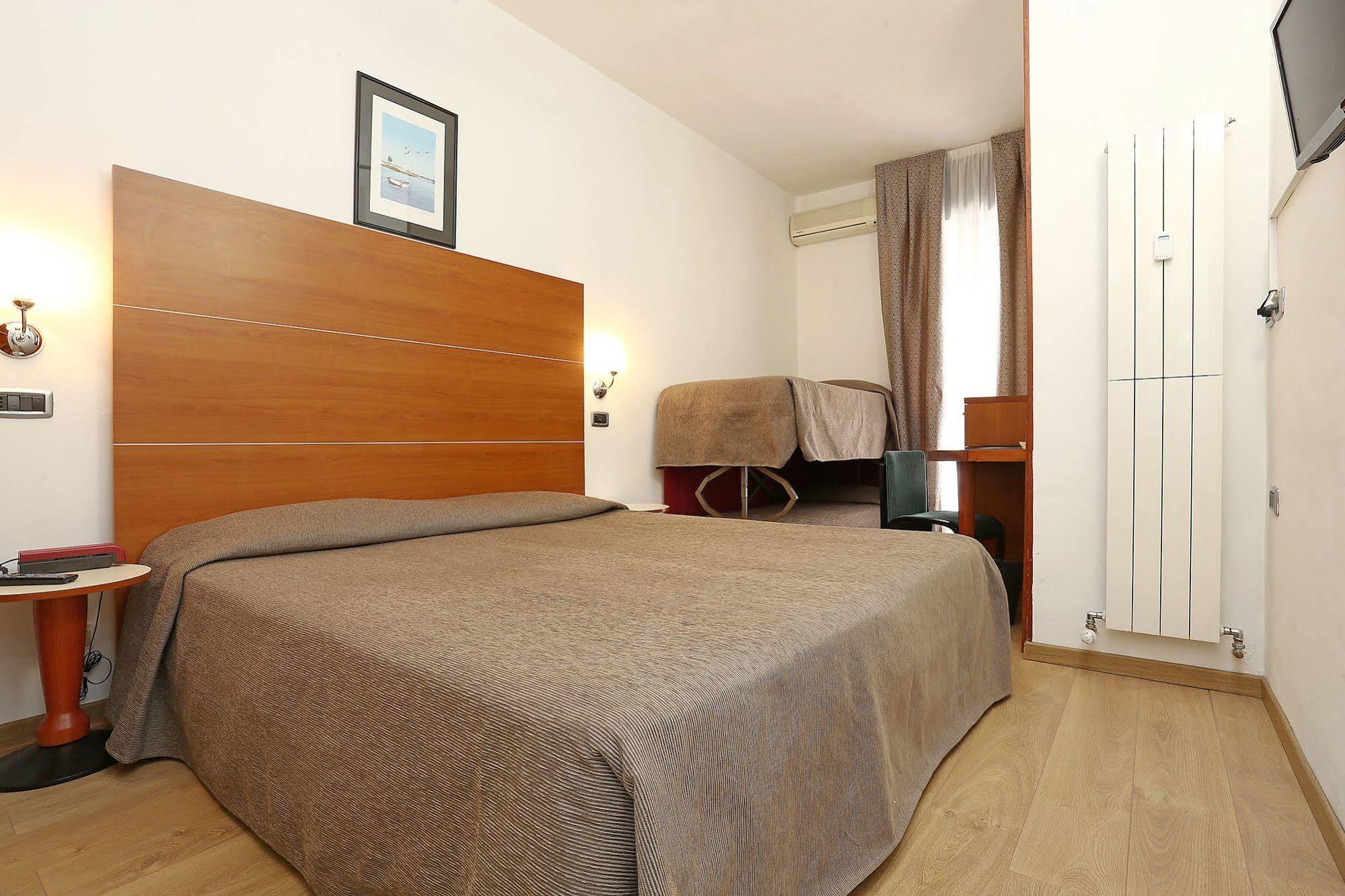 Hotel Corticella Болонья Екстер'єр фото