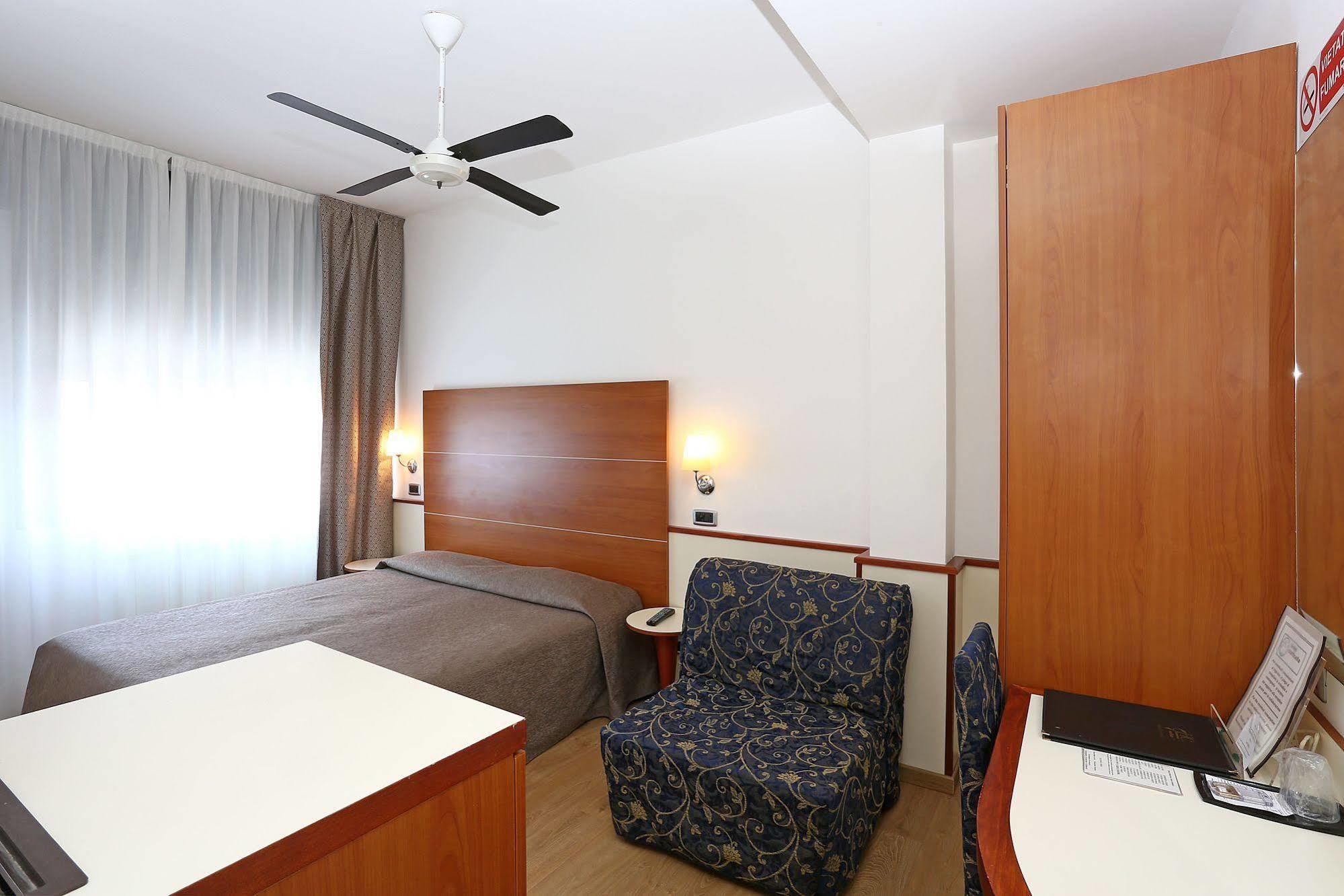 Hotel Corticella Болонья Екстер'єр фото